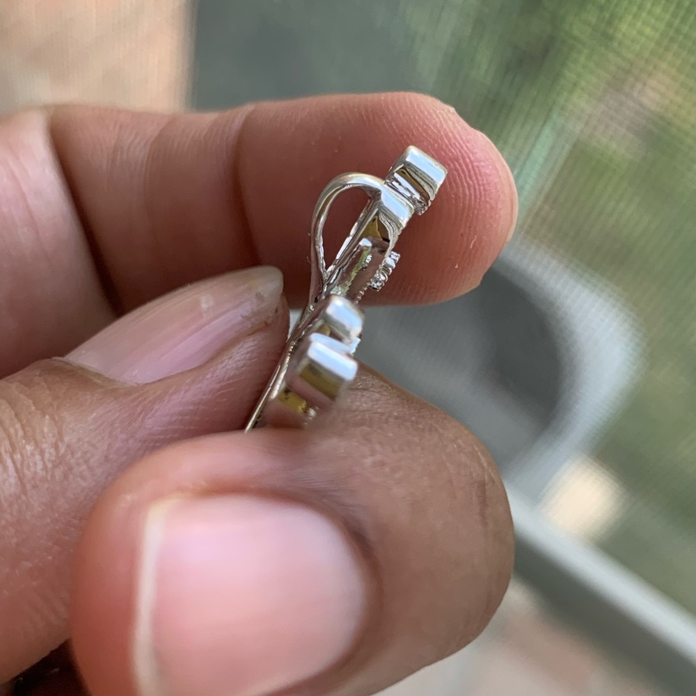 10kt White Gold Diamond Cross - Picture 4 of 7